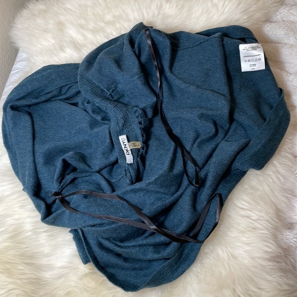 DKNY Vintage Knit Dress - Picture 15 of 17